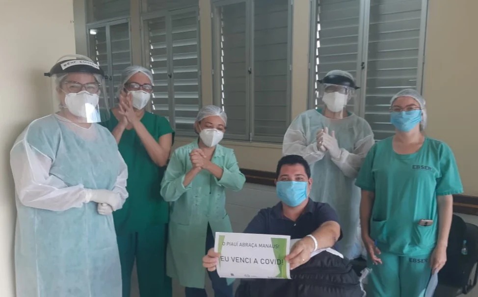 Paciente de Manaus recebe alta